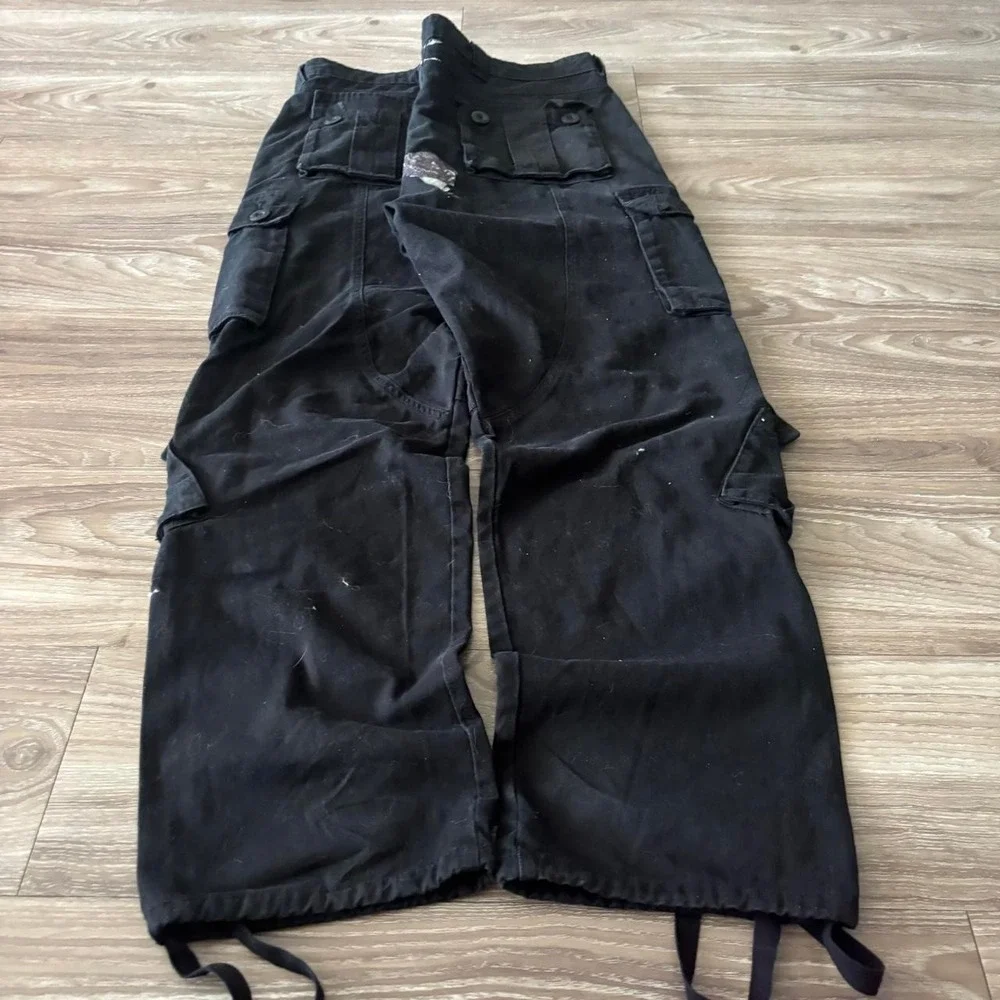 Vintage Y2K/2000s Baggy Black Streetwear Skater Style Paint Splatter Cargo Pants